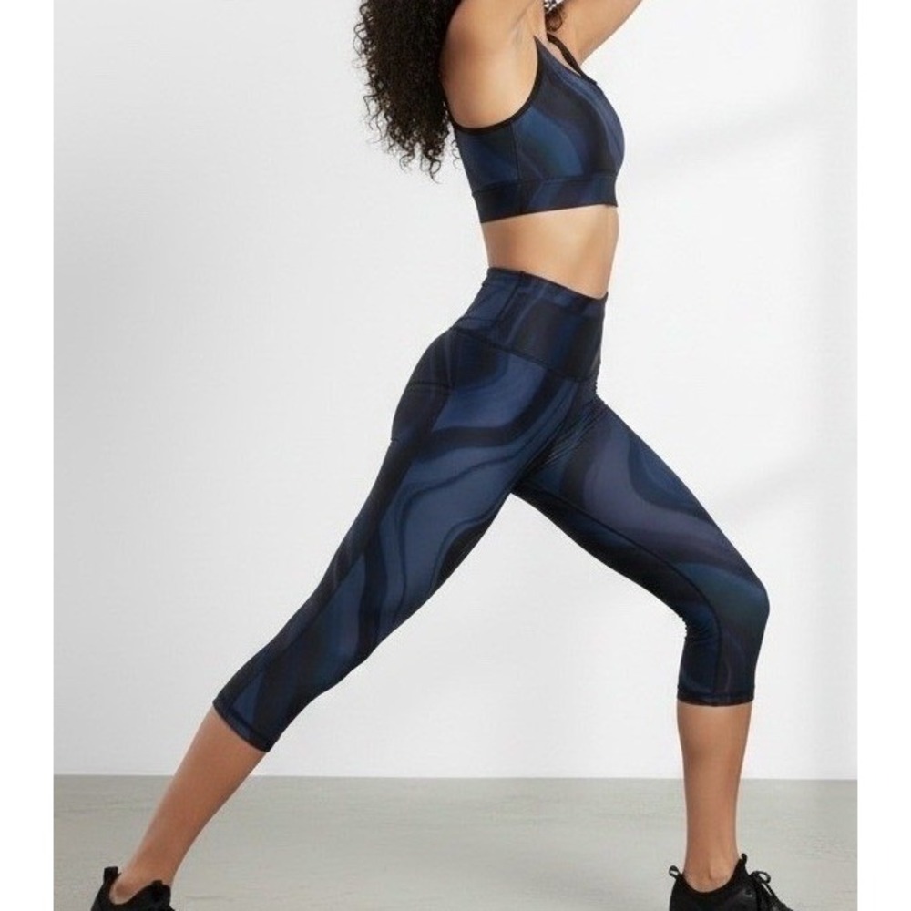 Athleta Accelerate Geode Geometric Waves Crop Leggings Black/Blue Size S